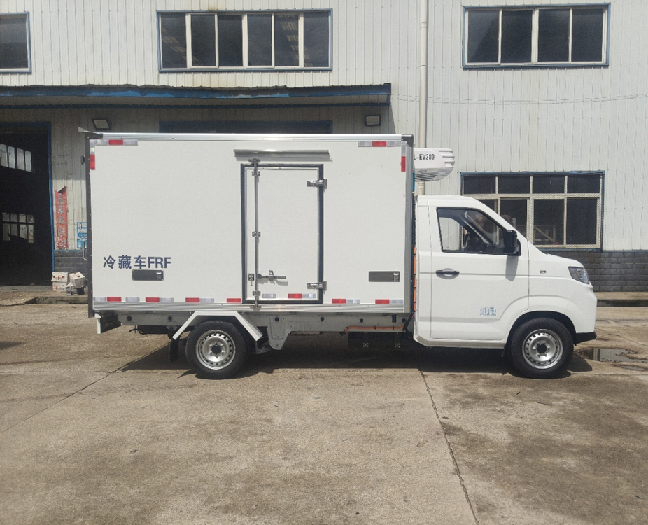 奇瑞開瑞X5純電動(dòng)冷藏車50.38度電EV圖片3